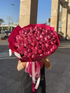 זר ורדים ורוד בזוקה