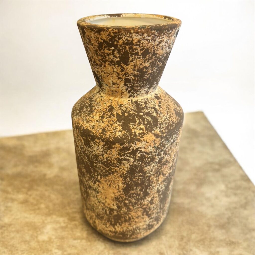 וואזה גבוהה בעיצוב ווינטג׳